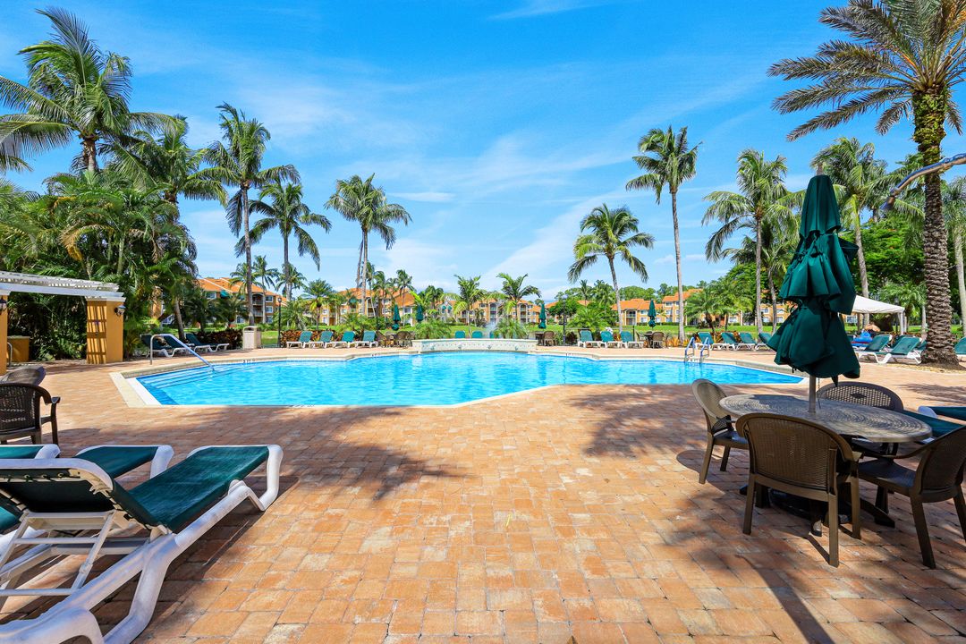 1160 Wildwood Lakes Blvd #9-205, Naples, FL 34104