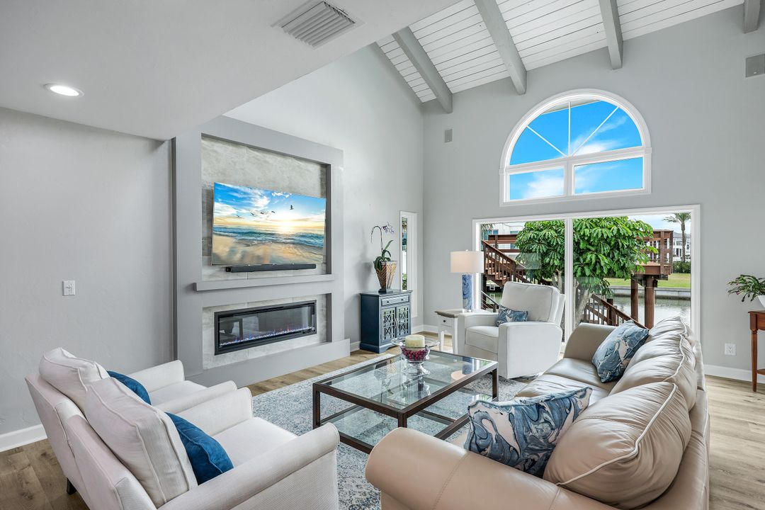 368 Germain Ave, Naples, FL 34108