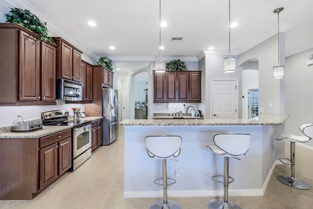 8666 Sumner Ave, Fort Myers, FL 33908