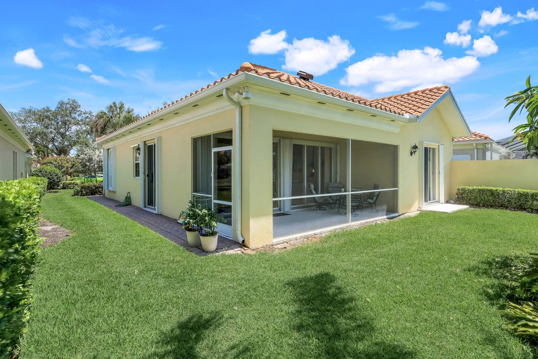 4479 Prescott Ln, Naples, FL 34119