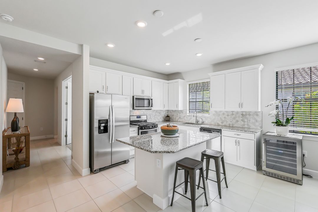 12350 Canal Grande Dr, Fort Myers, FL 33913