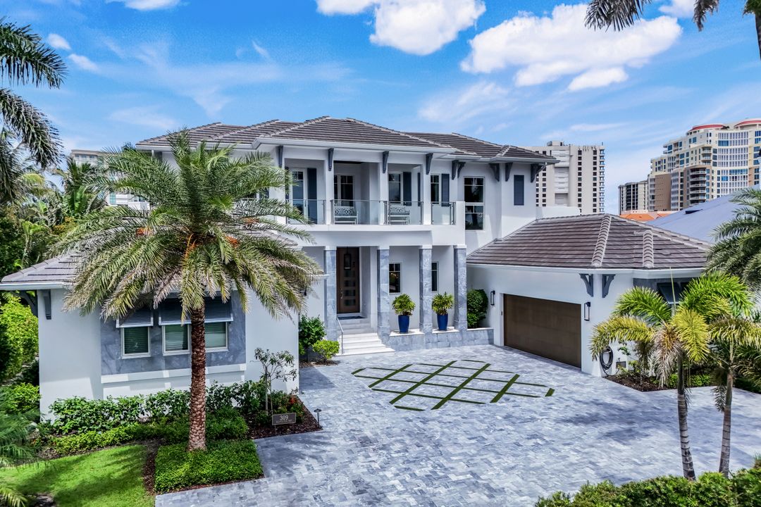 309 Neapolitan Way, Naples, FL 34103