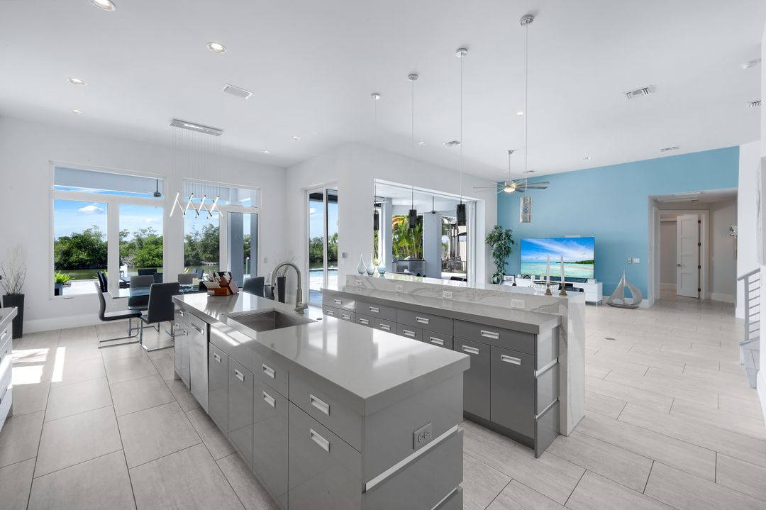 2826 SW 44th Terrace, Cape Coral, FL 33914