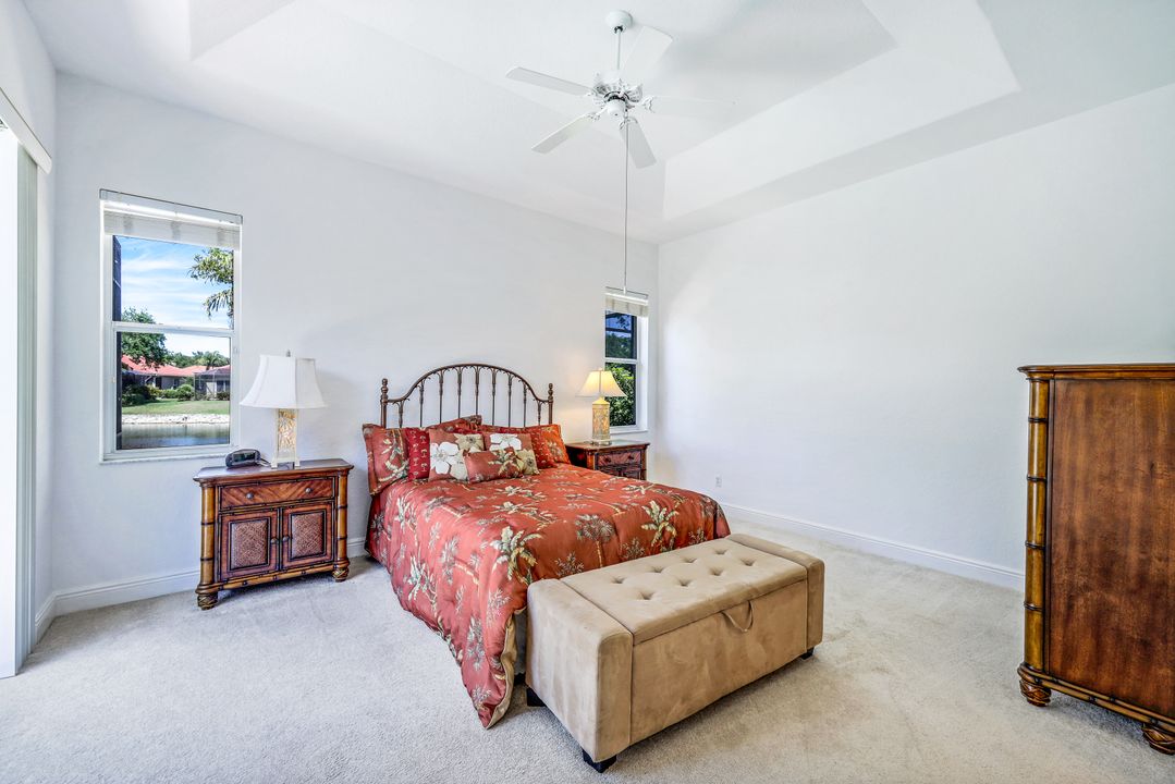 939 Fountain Run, Naples, FL 34119