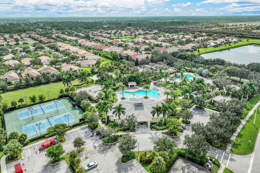 2214 Cara Cara Way, Naples, FL 34120