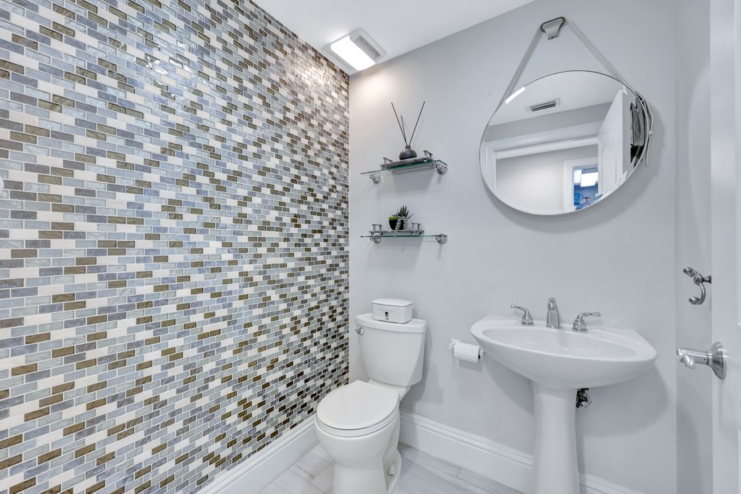 2104 W First St #1404, Fort Myers, FL 33901