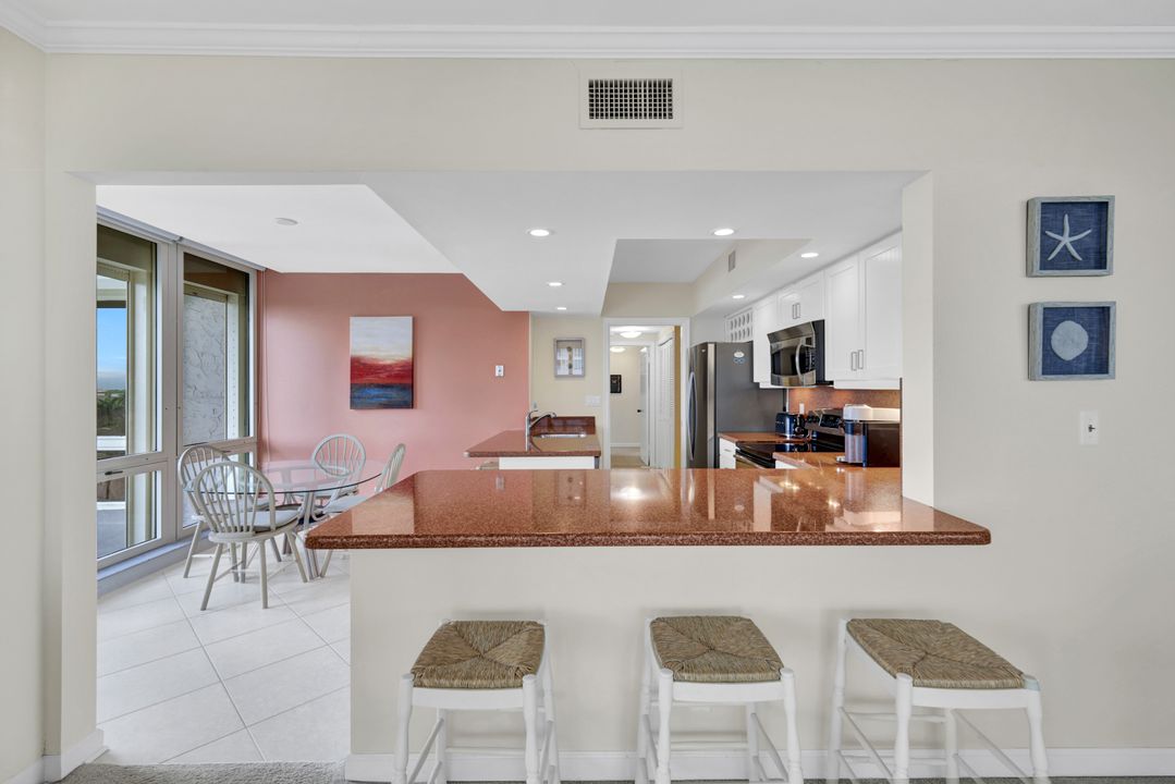 4051 Gulf Shore Blvd N #700, Naples, FL 34103