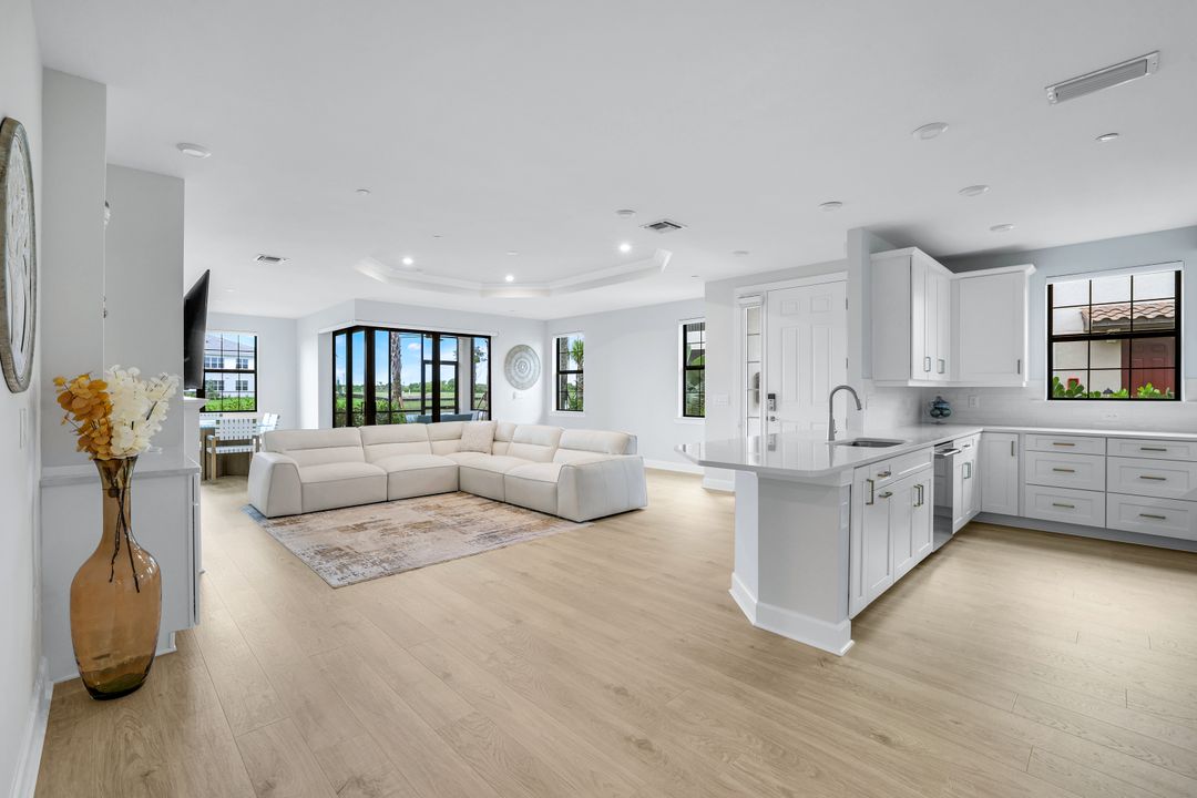 15336 Lucerna St #104, Naples, FL 34114