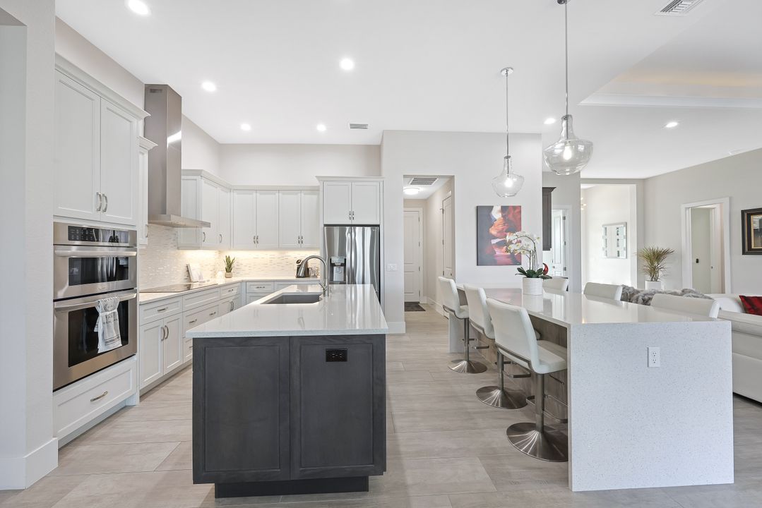 5317 SW 8th Pl, Cape Coral, FL 33914