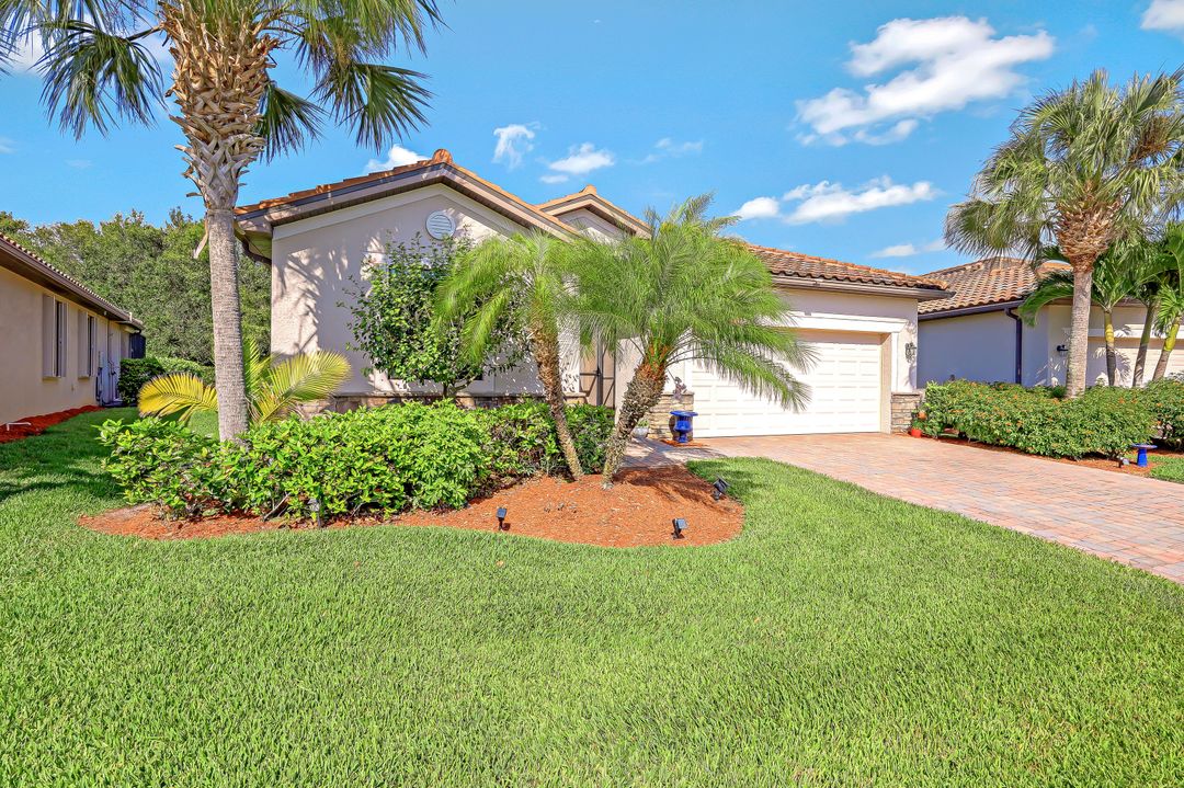 3635 Treasure Cove Cir, Naples, FL 34114
