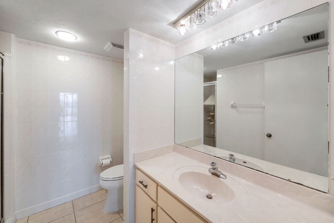 9653 Gulf Shore Dr #303, Naples, FL 34108