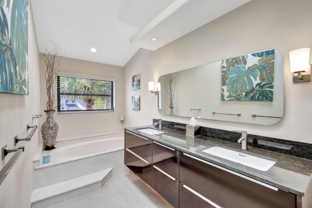 27105 Oakwood Lake Dr, Bonita Springs, FL 34134