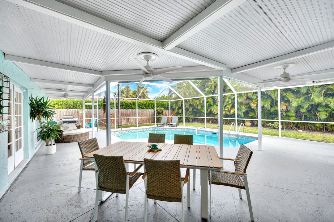 122 Palm River Blvd, Naples, FL 34110