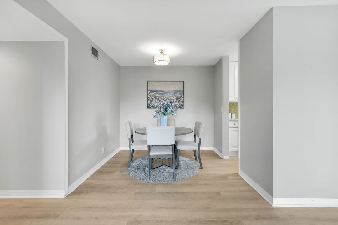 766 Central Ave #313, Naples, FL 34102