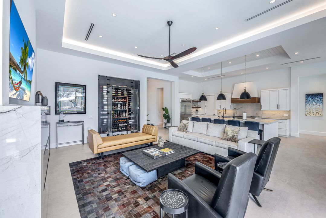 685 Cameo Ct, Marco Island, FL 34145