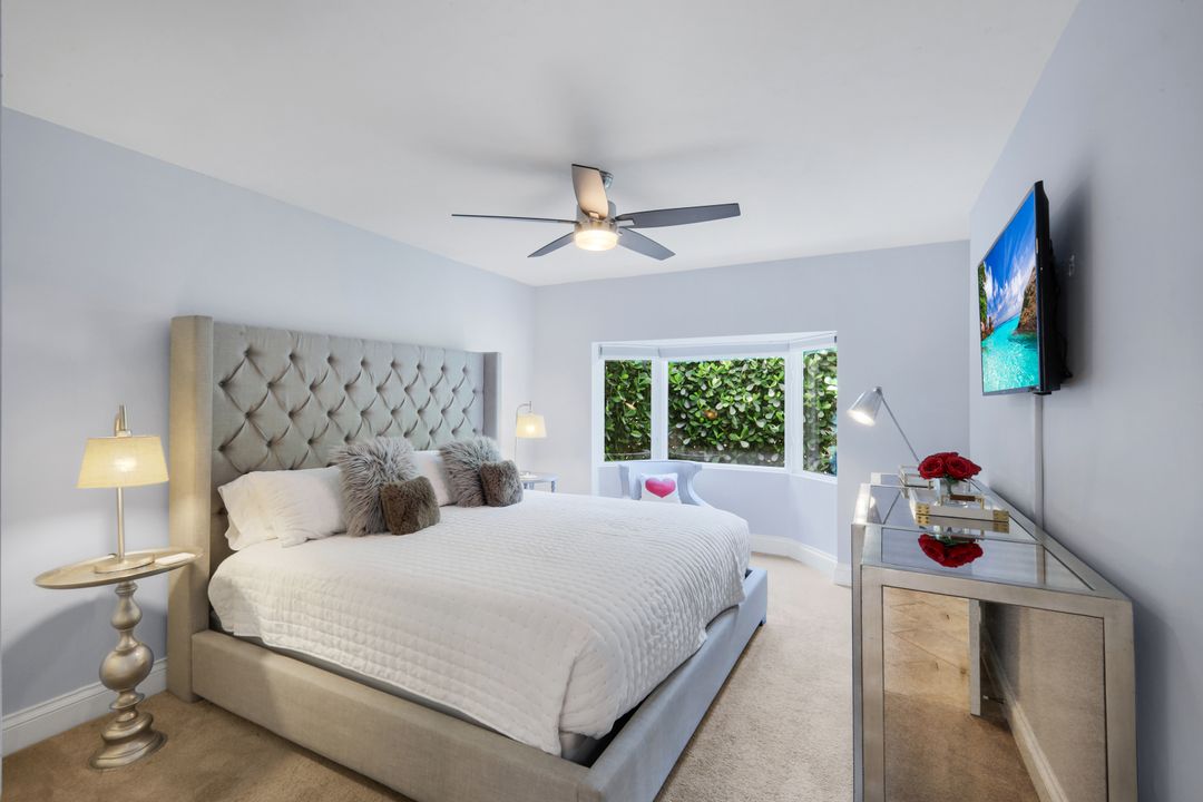 841 107th Ave N, Naples, FL 34108