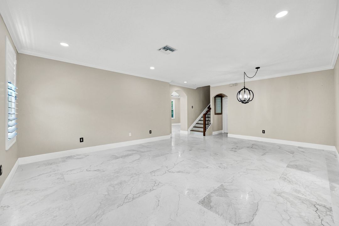 1764 Birdie Dr, Naples, FL 34120