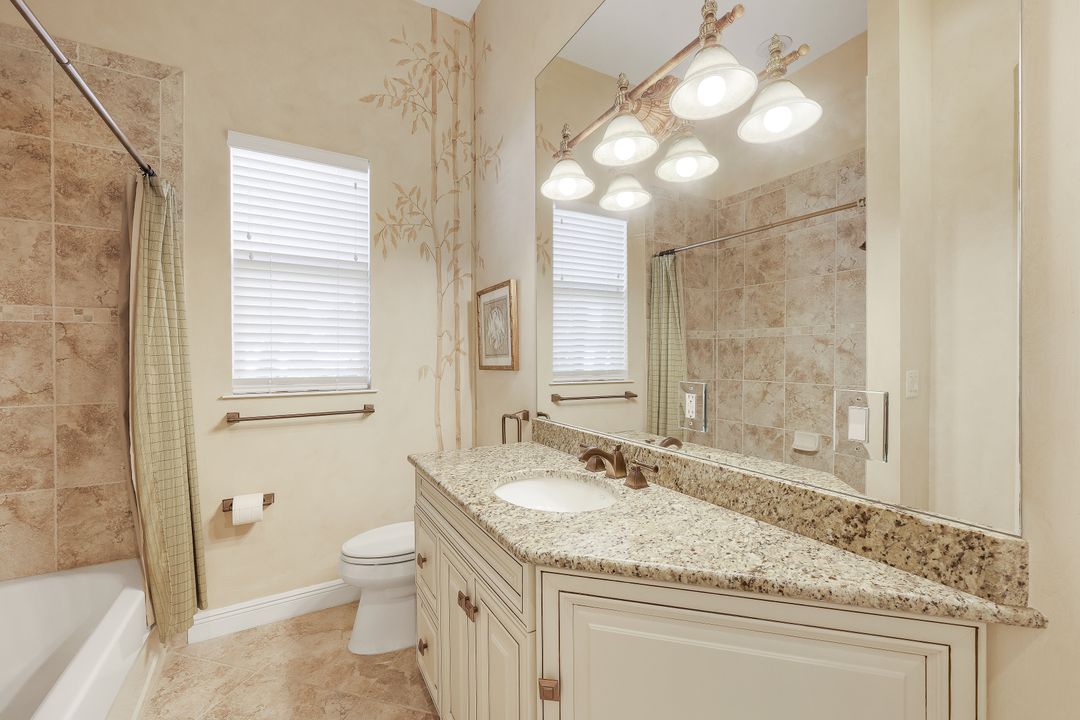 10168 Avonleigh Dr, Bonita Springs, FL 34135