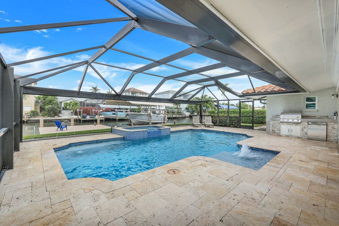 401 Lagoon Ave, Naples, FL 34108