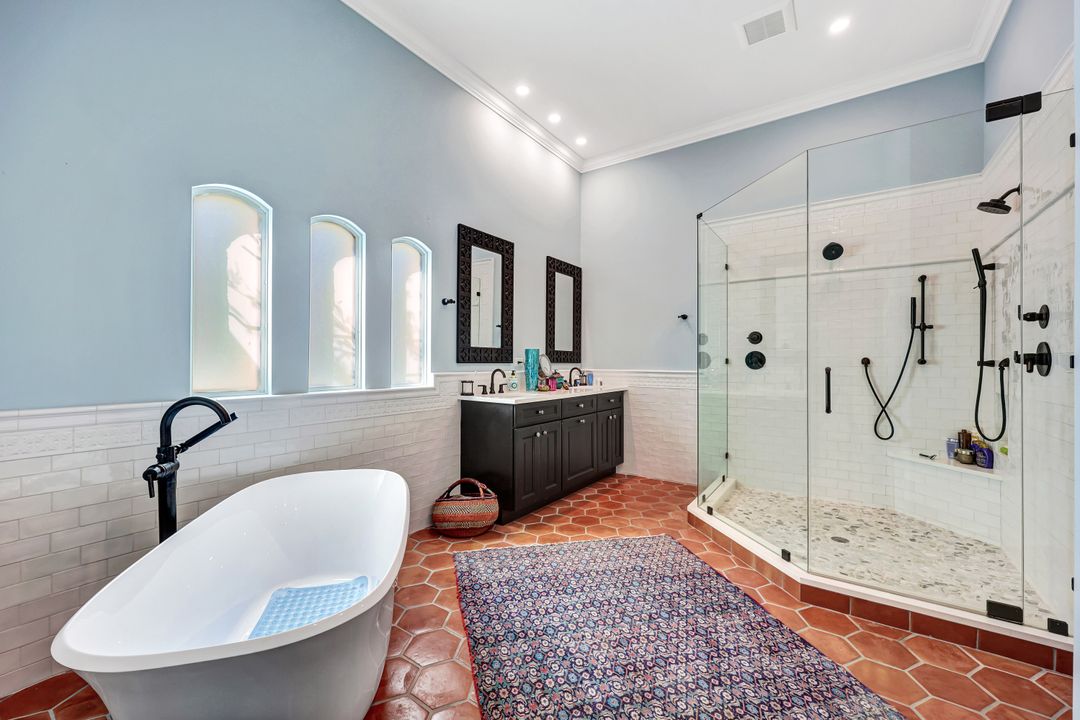 911 Giralda Ct, Marco Island, FL 34145