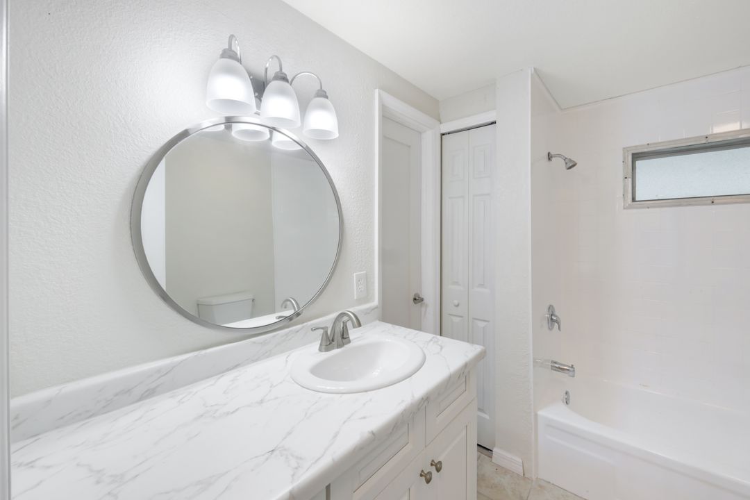 274 Yorkshire Ave, Fort Myers, FL 33908