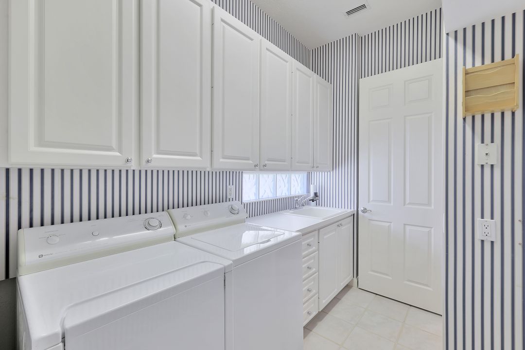 4917 San Pablo Ct, Naples, FL 34109