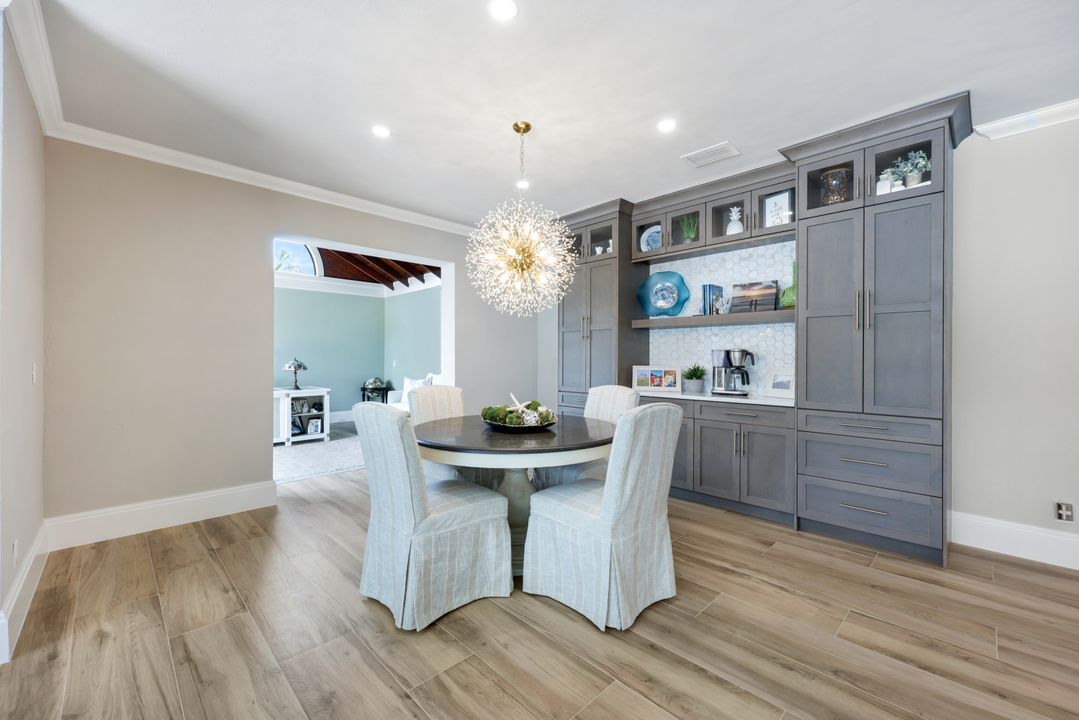 4701 Oak Leaf Dr, Naples, FL 34119