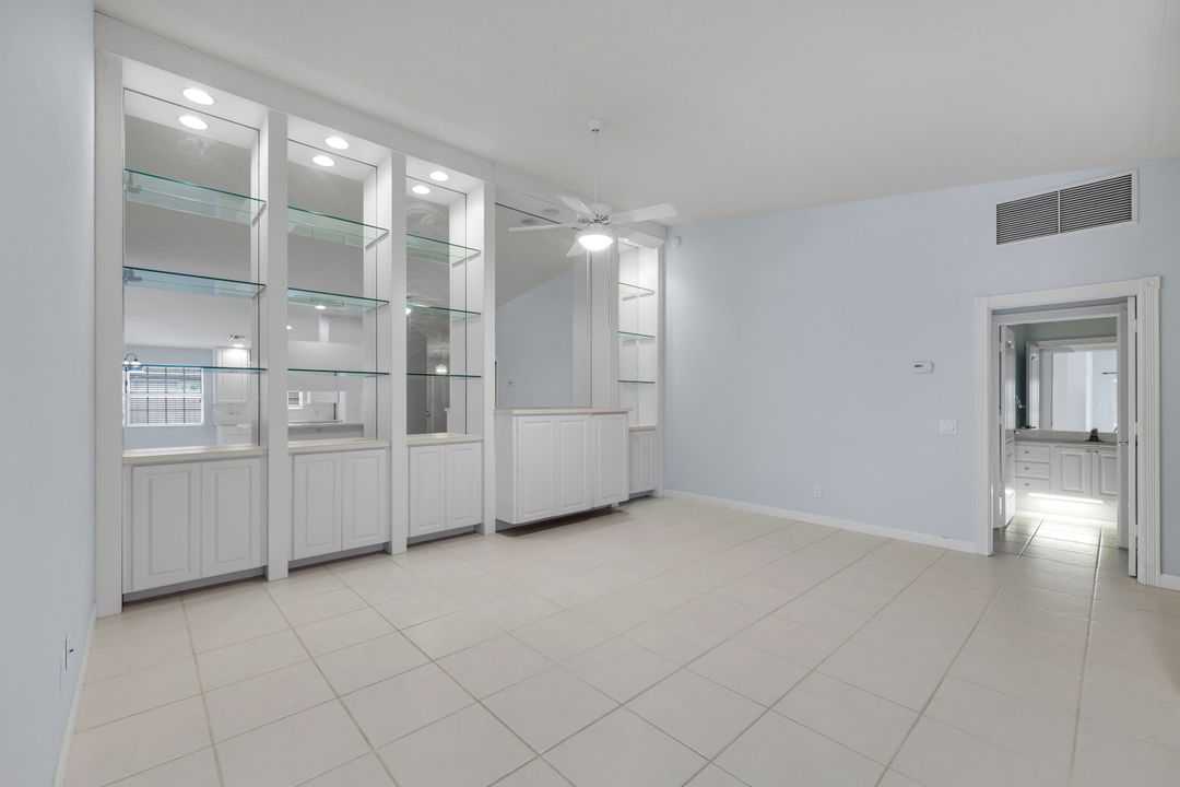 4922 Kingston Way, Naples, FL 34119
