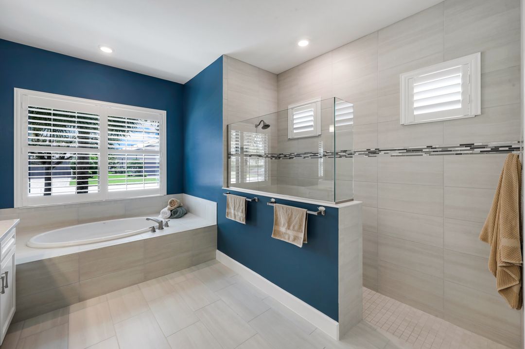 9151 Snowy Owl Wy, Naples, FL 34120