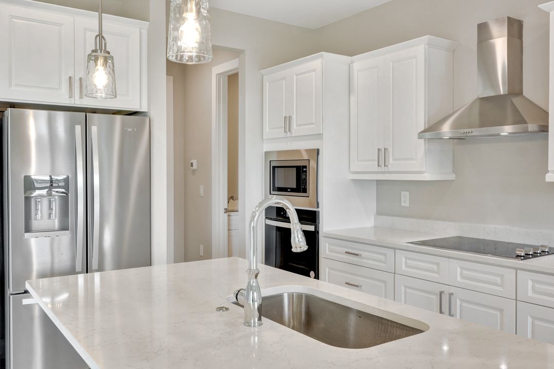 2721 SW 11th Ave, Cape Coral, FL 33914