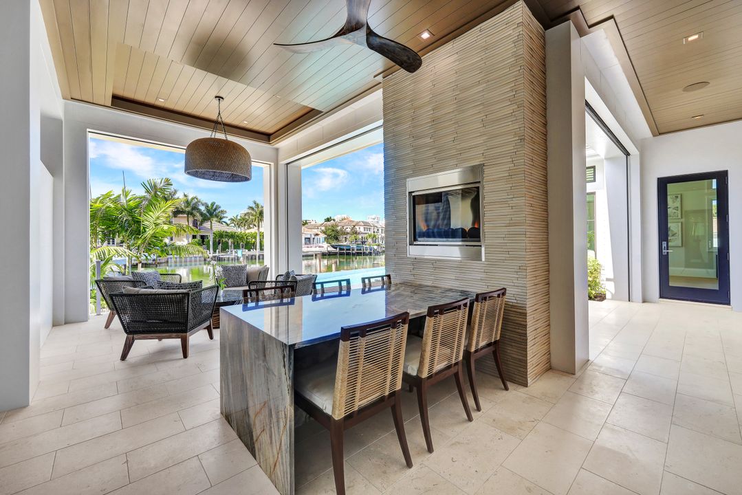 3637 Crayton Rd, Naples, FL 34103