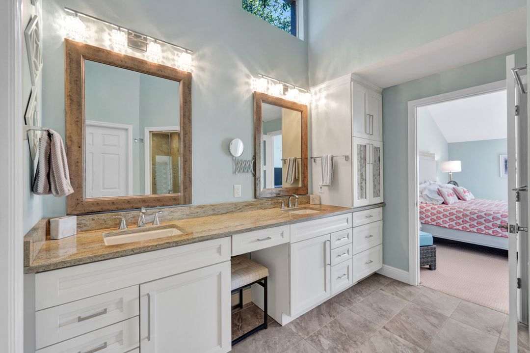 10339 Quail Crown Dr, Naples, FL 34119
