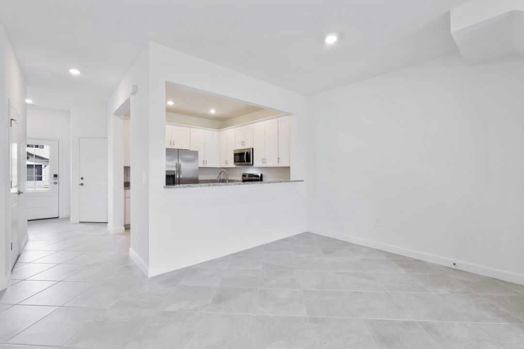 14273 Pine Lodge Ln, Fort Myers, FL 33913