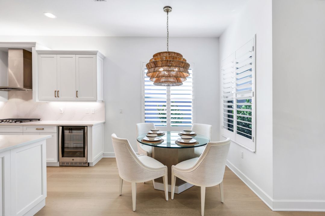 12255 Bonnet Dr, Naples, FL 34120