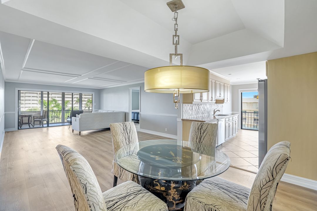 3430 Gulf Shore Blvd N #5J, Naples, FL 34103