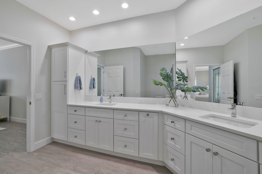 8275 Danbury Blvd #104, Naples, FL 34120