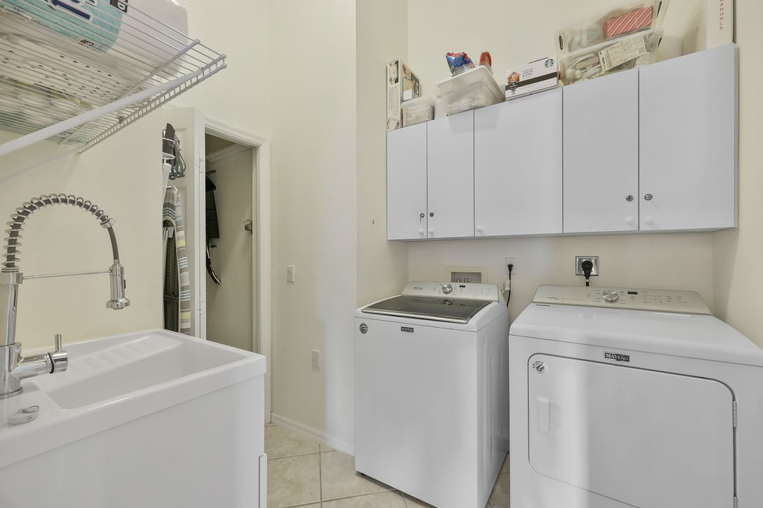 2395 Bayou Ln #4, Naples, FL 34112