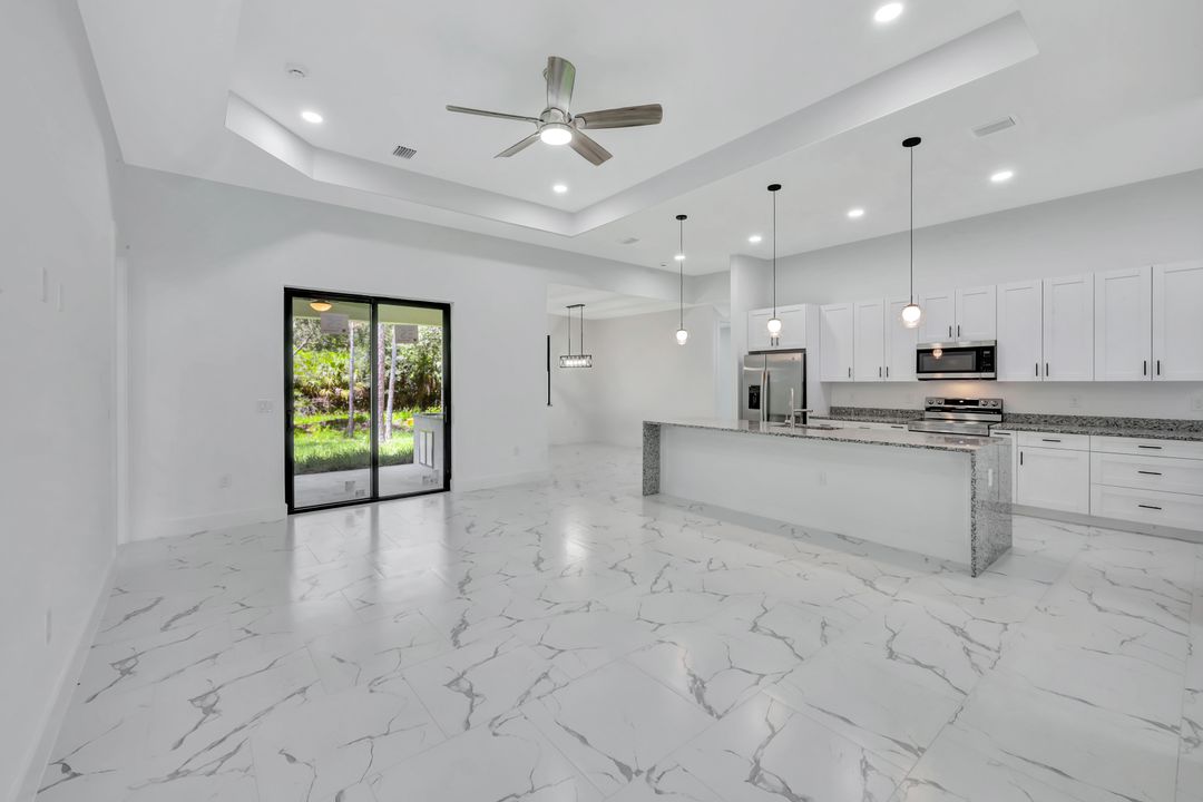2407 Jetridge St, Alva, FL 33920
