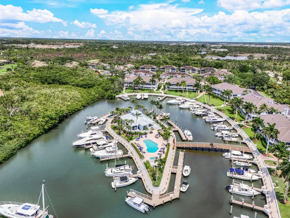 1700 Windstar Blvd, Naples, FL 34112