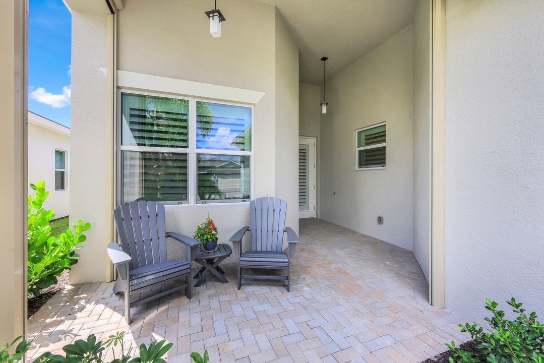 28450 Capraia Dr, Bonita Springs, FL 34135