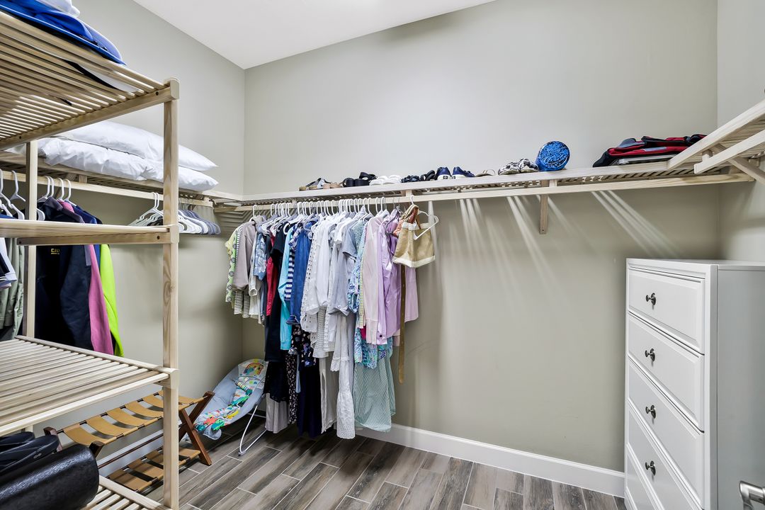 9568 Mussorie Ct, Naples, FL 34114