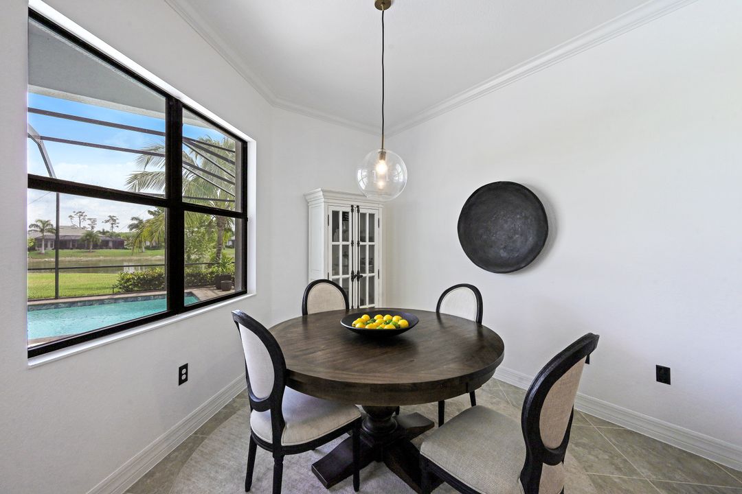 2067 Antigua Ln, Naples, FL 34120