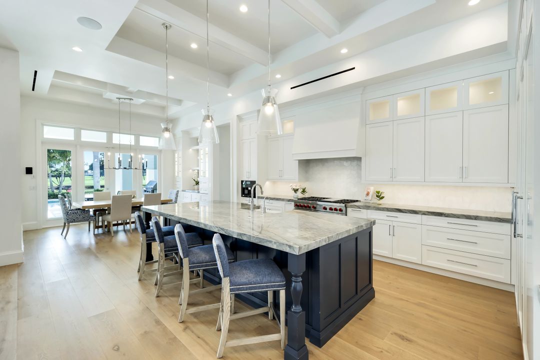 730 Harbour Dr, Naples, FL 34103