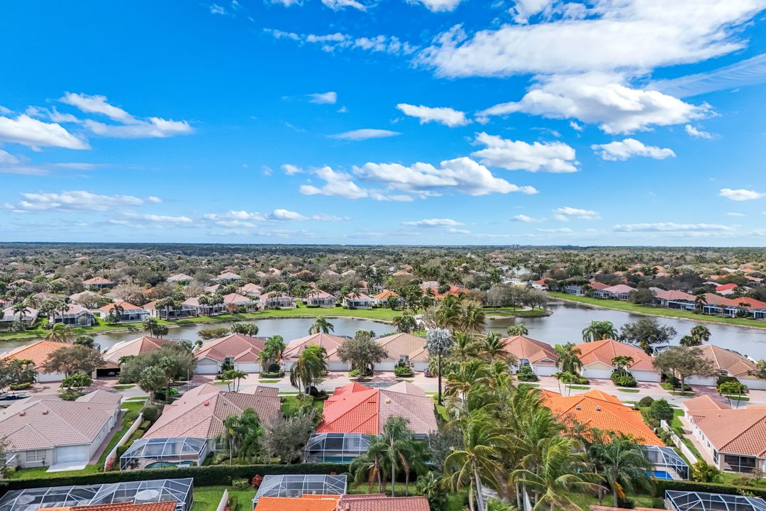 4272 Redonda Ln, Naples, FL 34119