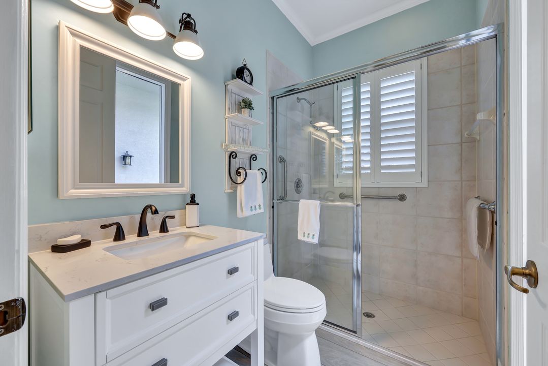 6006 Highwood Park Ln, Naples, FL 34110