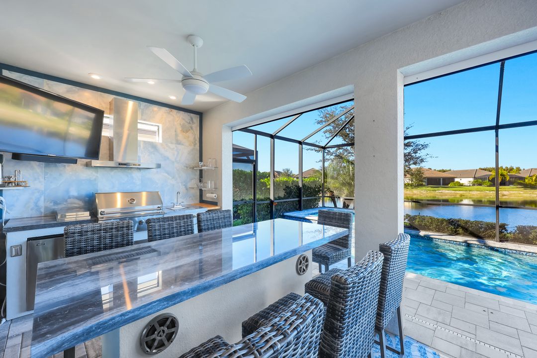 8262 Promoso Ct, Naples, FL 34114