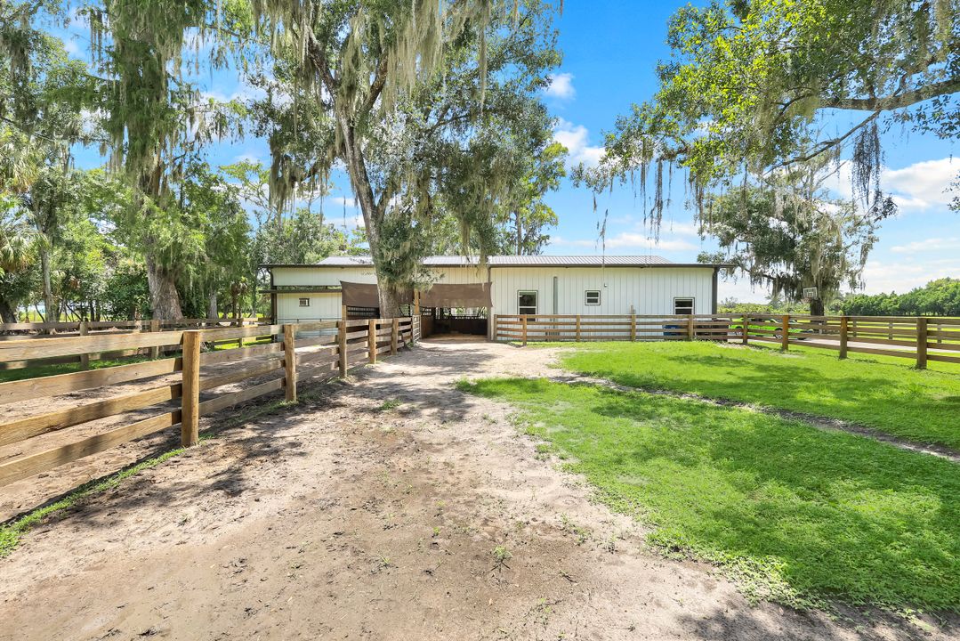 19080 Parkinson Rd, Alva, FL 33920