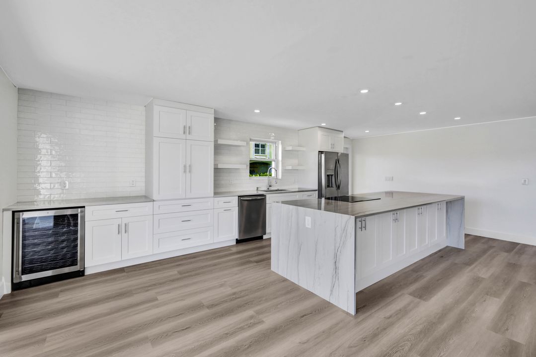 1910 Gulf Shore Blvd N, Naples, FL 34102