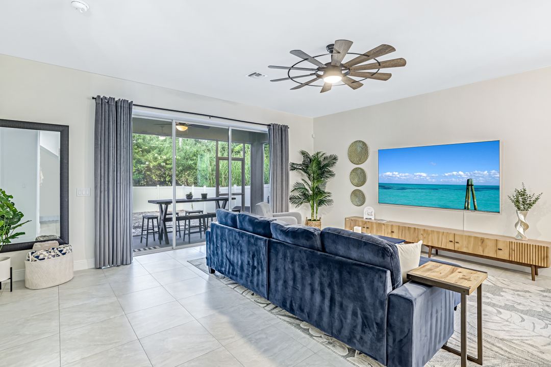 2955 Pine Tree Dr, Naples, FL 34112