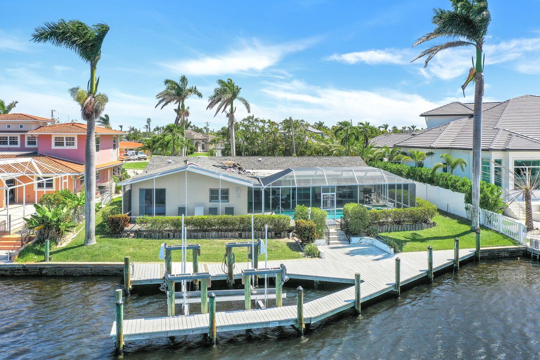 5205 Savoy Ct, Cape Coral, FL 33904